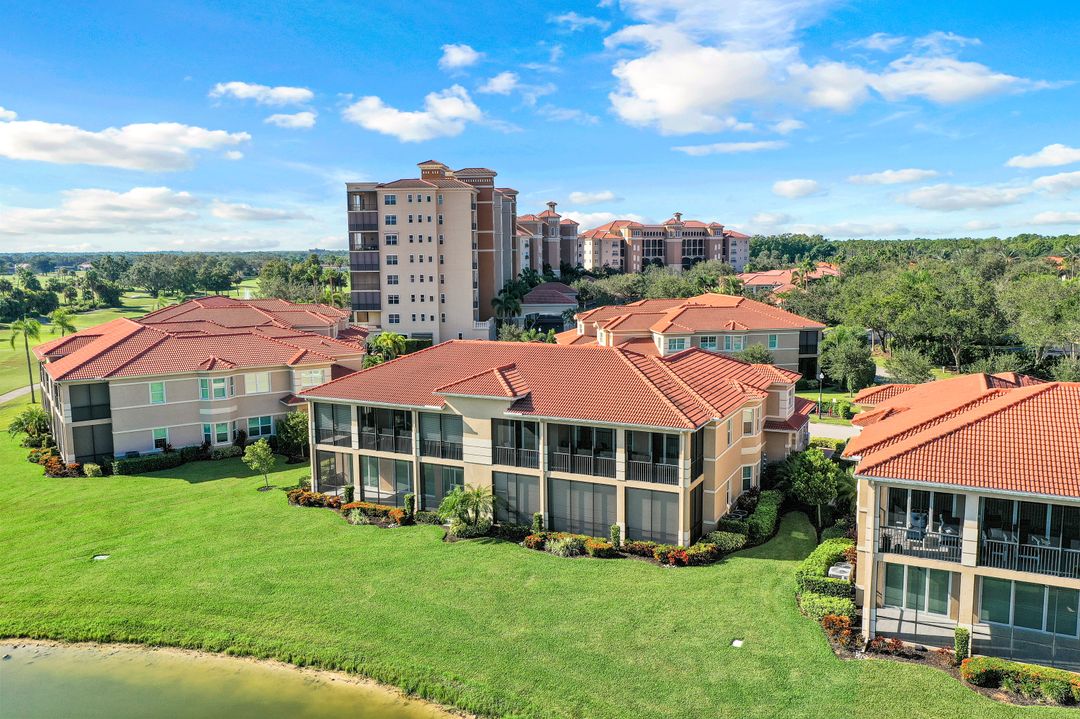 608 El Camino Real  #202, Naples, FL 34119