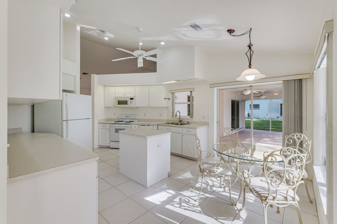 615 SE 19th Ct, Cape Coral, FL 33990