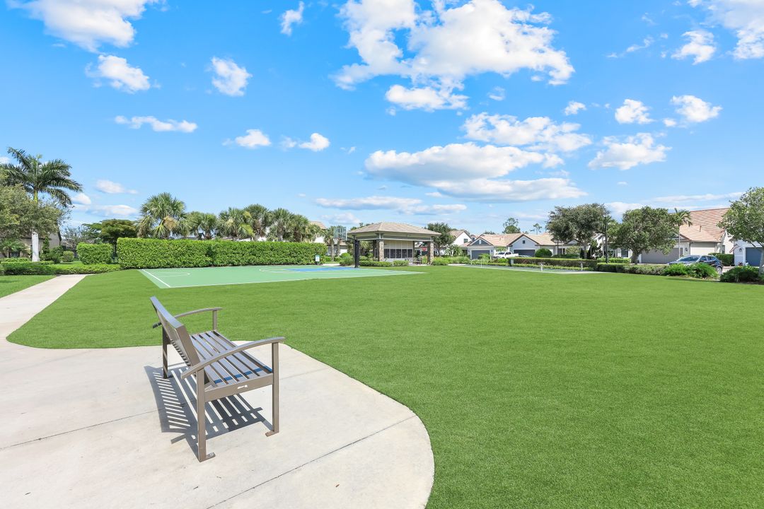 16273 Camden Lakes Cir, Naples, FL 34110