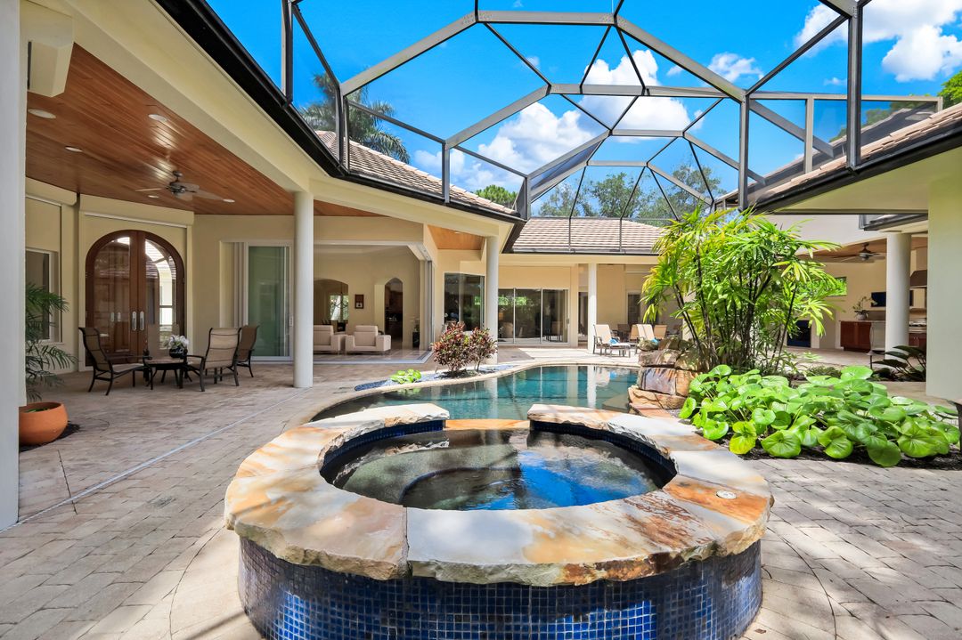 1284 Pocantico Ln, Naples, FL 34110