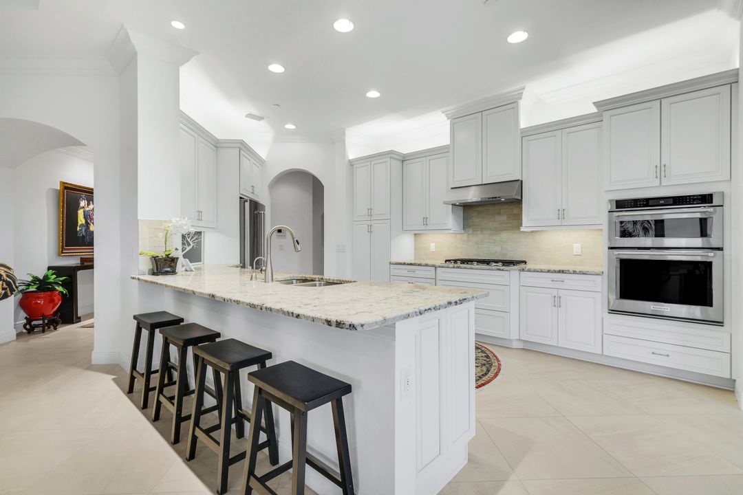 16452 Carrara Way #301, Naples, FL 34110