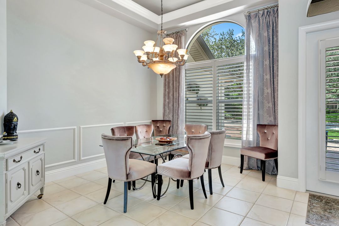 9833 Clear Lake Cir, Naples, FL 34109