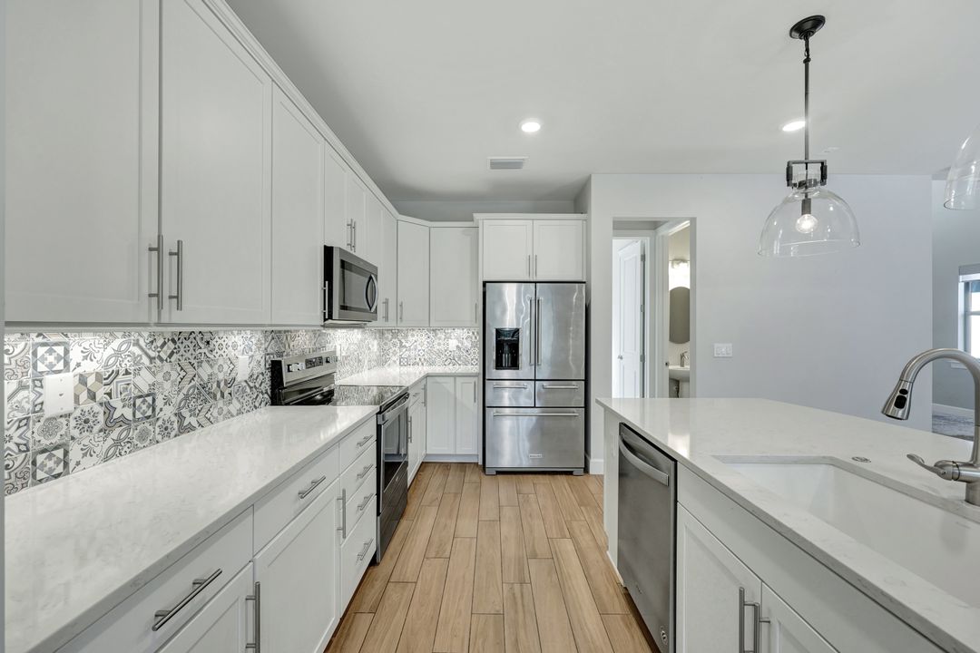 9034 Bexley Dr, Fort Myers, FL 33967