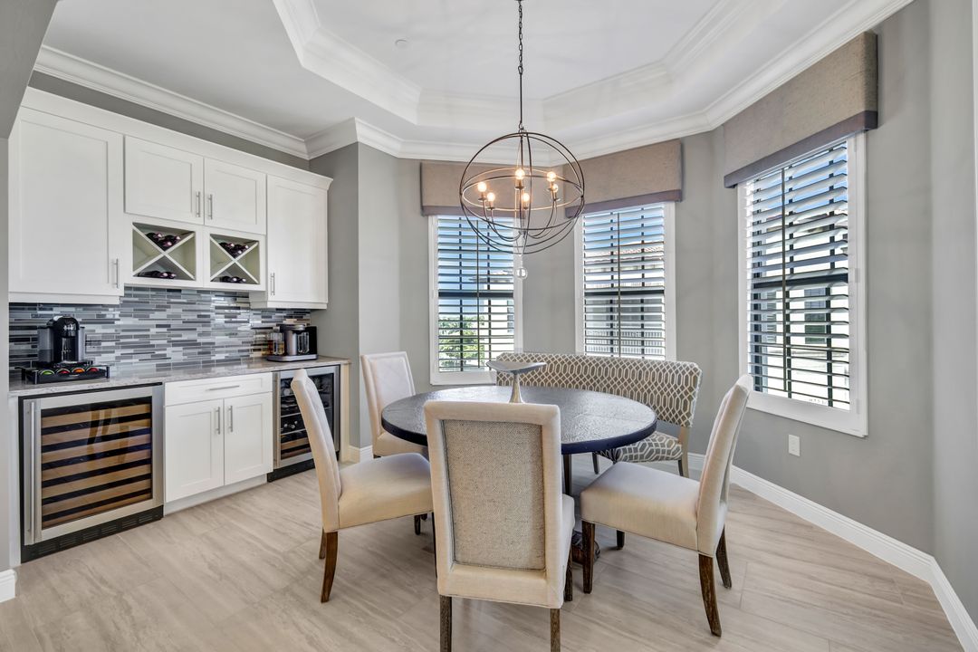 16387 Viansa Wy #302, Naples, FL 34110