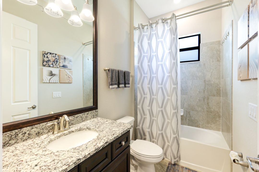 1839 Mustique St, Naples, FL 34120