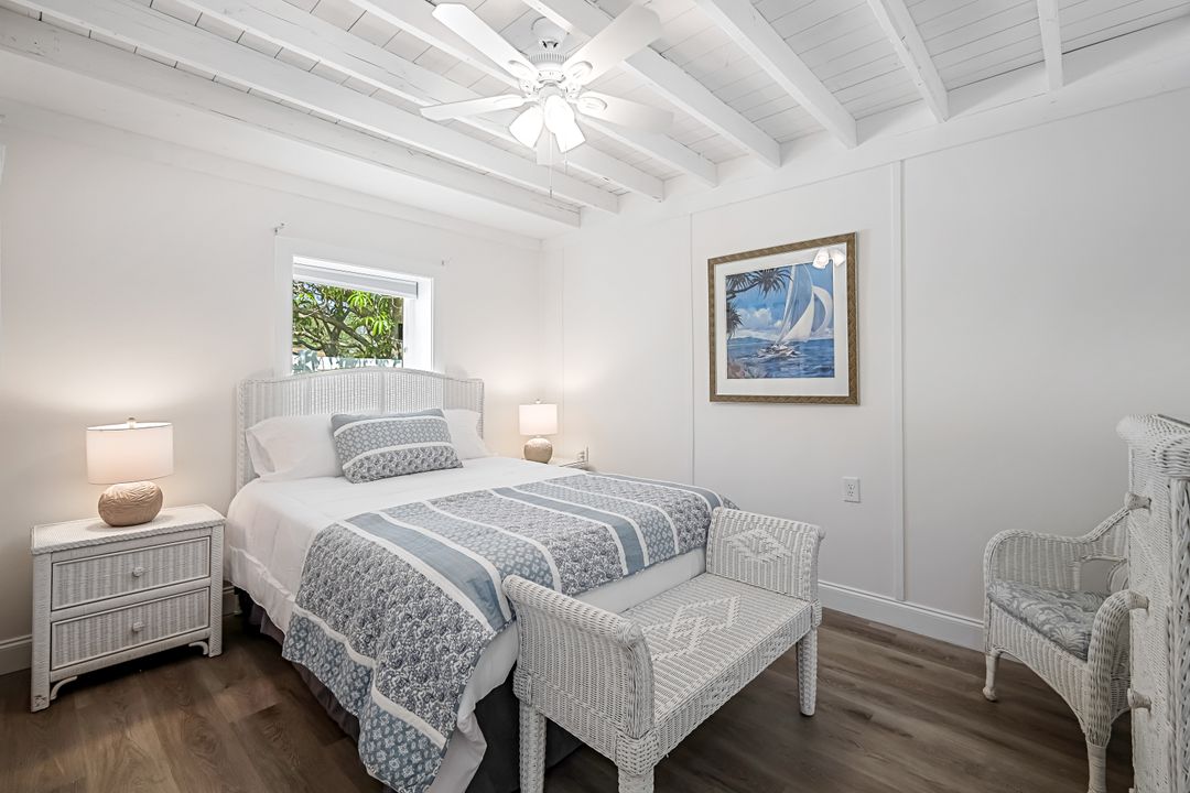 603 108th Ave N, Naples, FL 34108