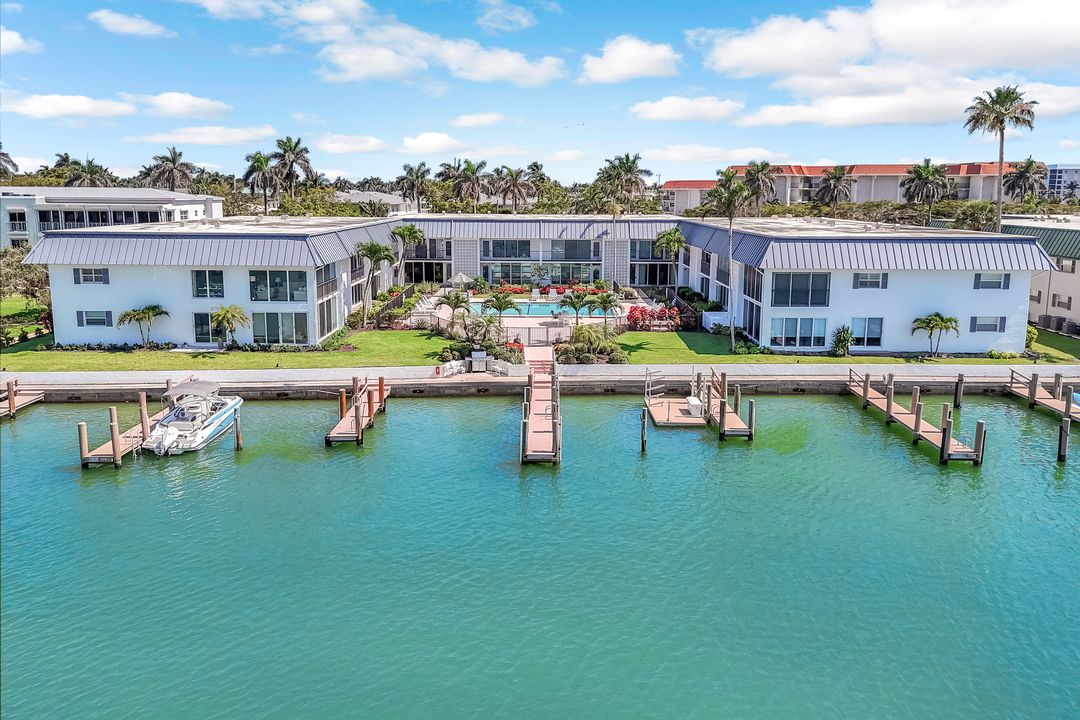 333 Harbour Dr #201, Naples, FL 34103