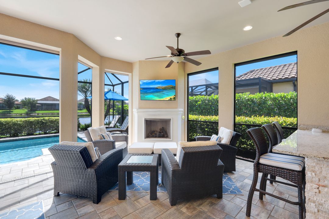 8362 Viale Cir, Naples, FL 34114
