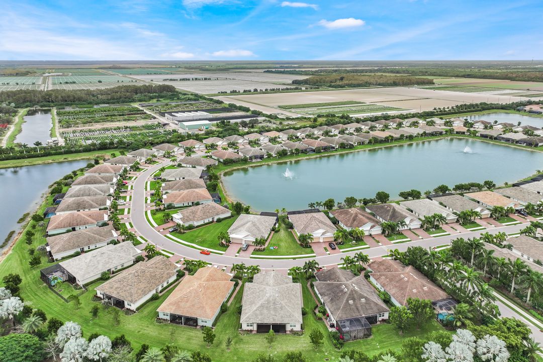 14551 Edgewater Cir, Naples, FL 34114