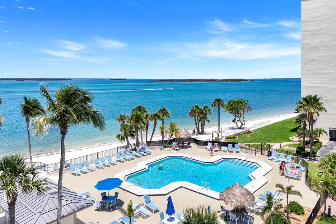 17080 Harbour Pointe Dr #12B, Fort Myers, FL 33908
