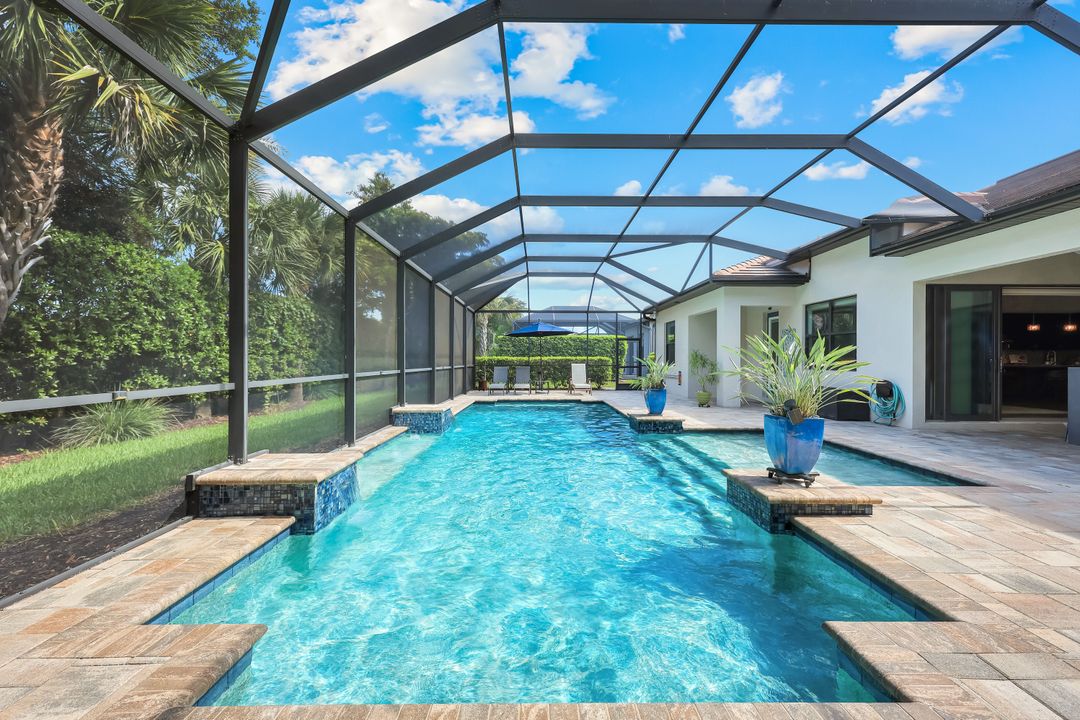 16273 Camden Lakes Cir, Naples, FL 34110