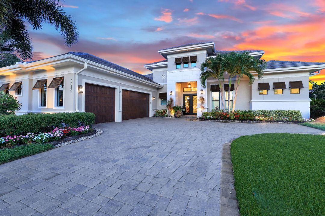 9010 Arrezo Ct, Naples, FL 34119
