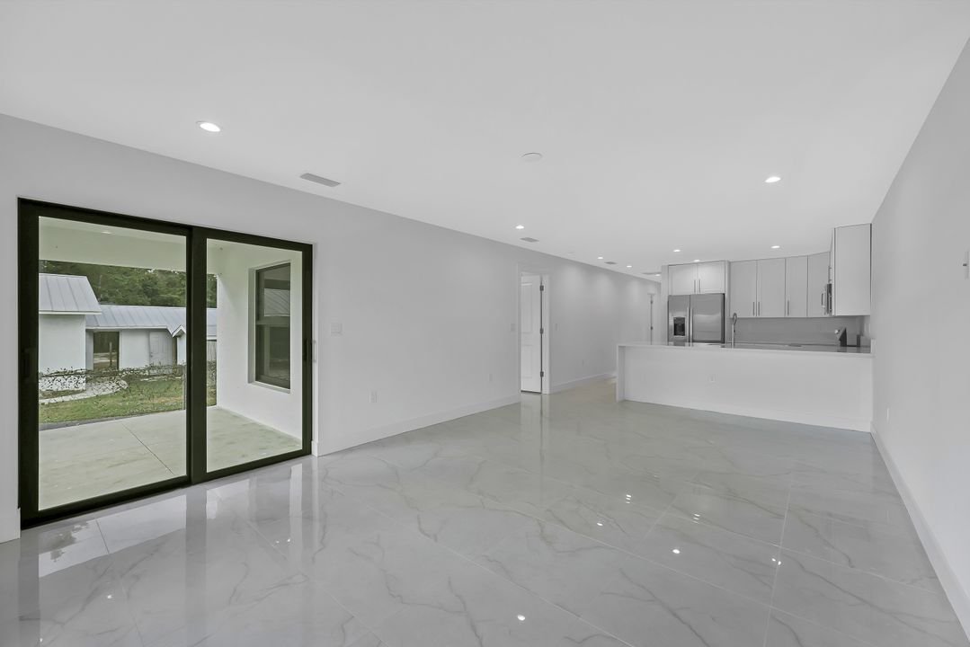 125 Holland St, North Fort Myers, FL 33917