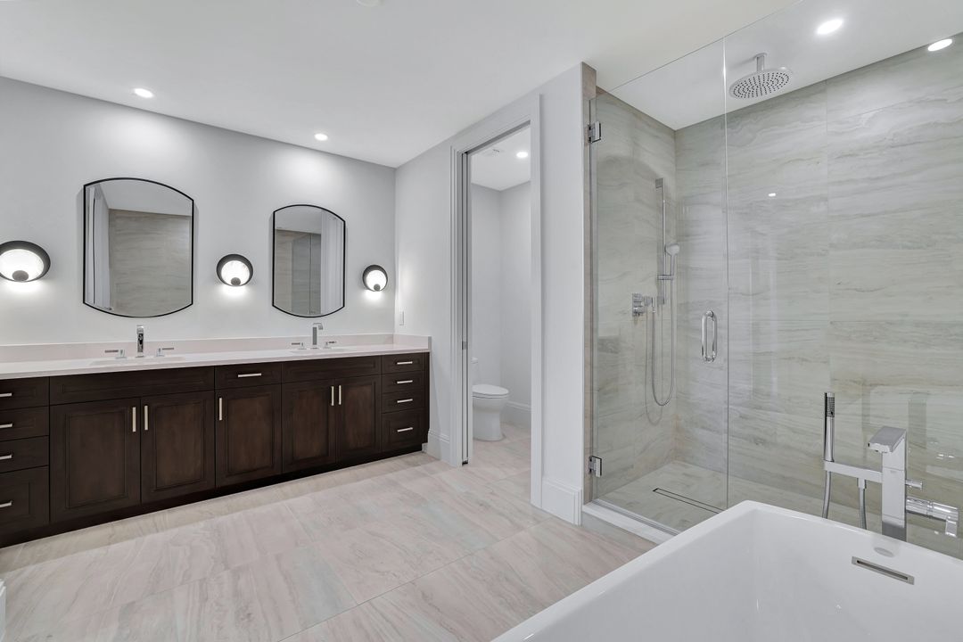 1130 3rd Ave S #211, Naples, FL 34102