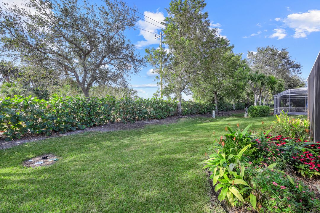 8687 Ibis Cove Cir, Naples, FL 34119