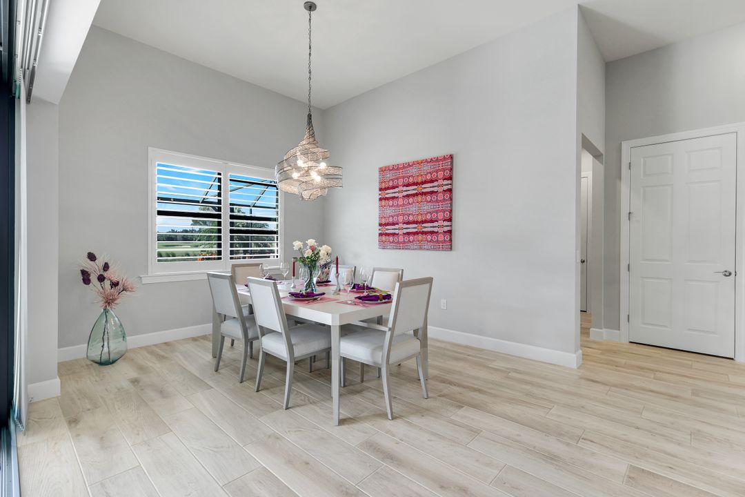 9428 Sanderling Ct, Naples, FL 34120