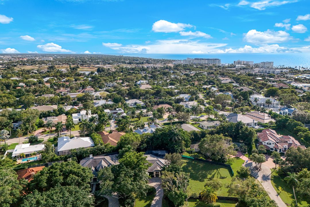 602 Springline Dr, Naples, FL 34102