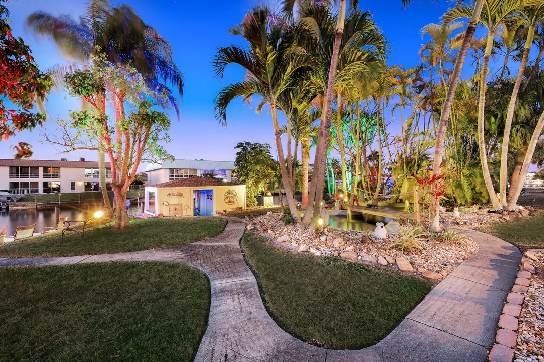 5201 Willow Ct, Cape Coral, FL 33904