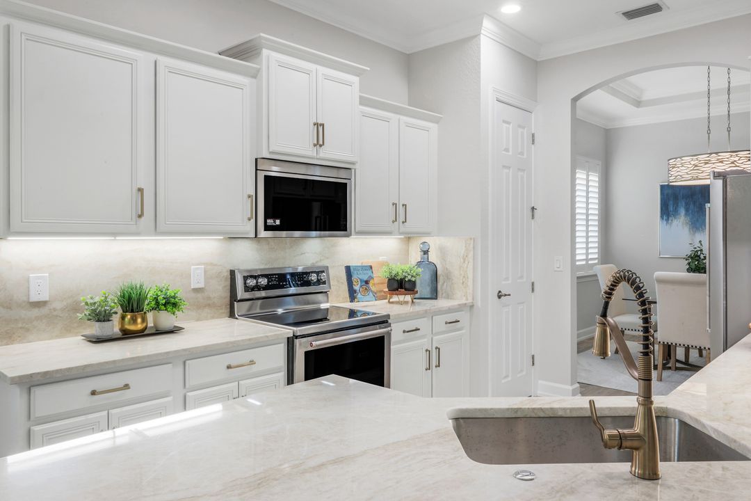 9520 Ironstone Terrace #202, Naples, FL 34120