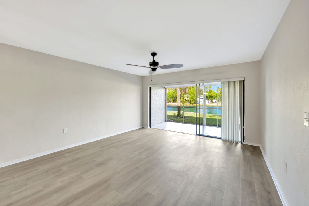 1227 Commonwealth Cir, Naples, FL 34116