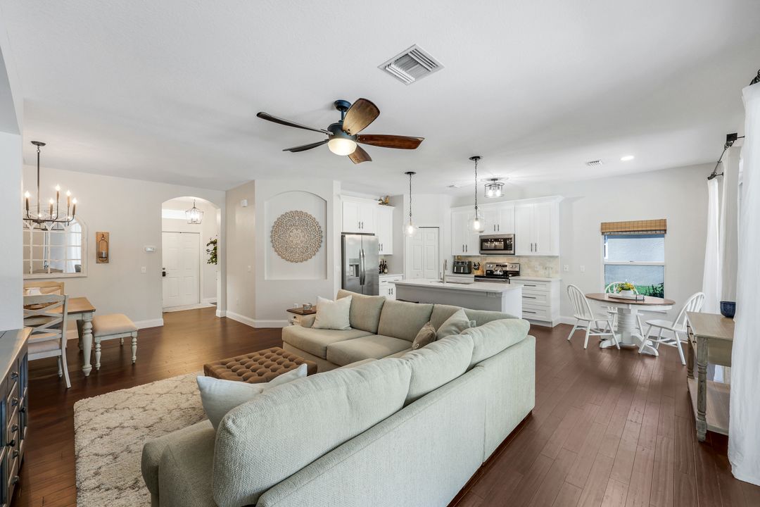 9764 Mendocino Dr, Fort Myers, FL 33919