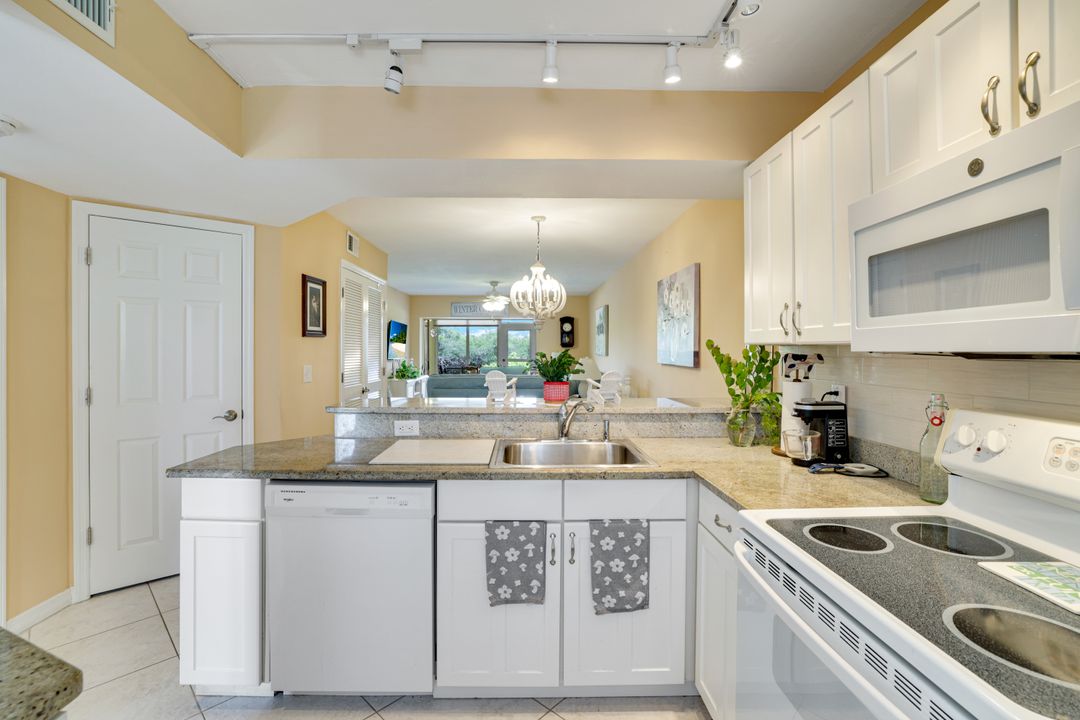 1335 Mainsail Dr #1304, Naples, FL 34114