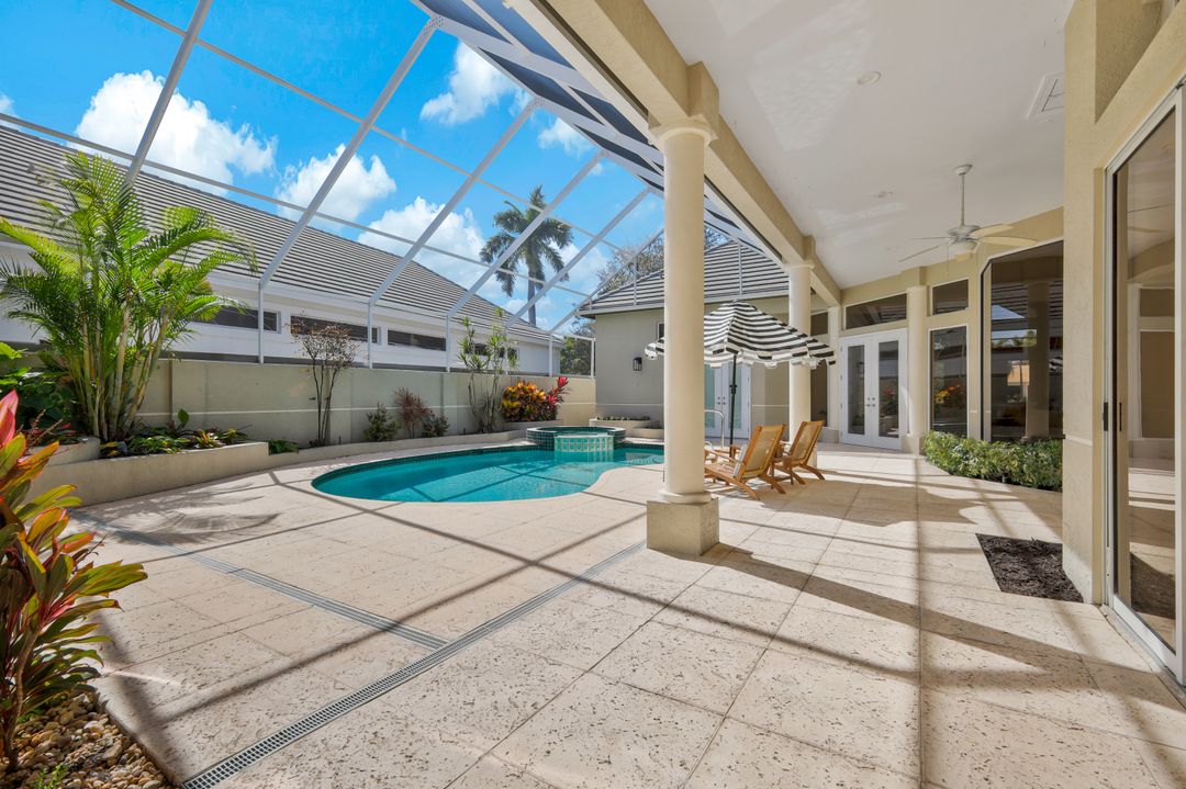 109 Greenfield Ct, Naples, FL 34110