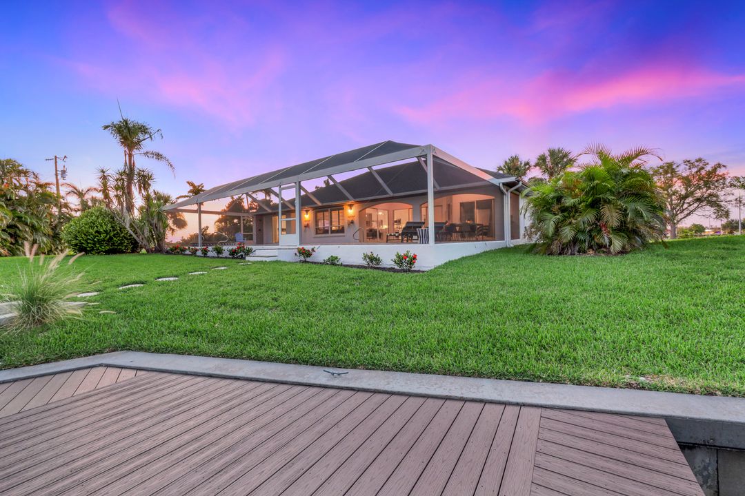 4913 SW 17th Pl, Cape Coral, FL 33914