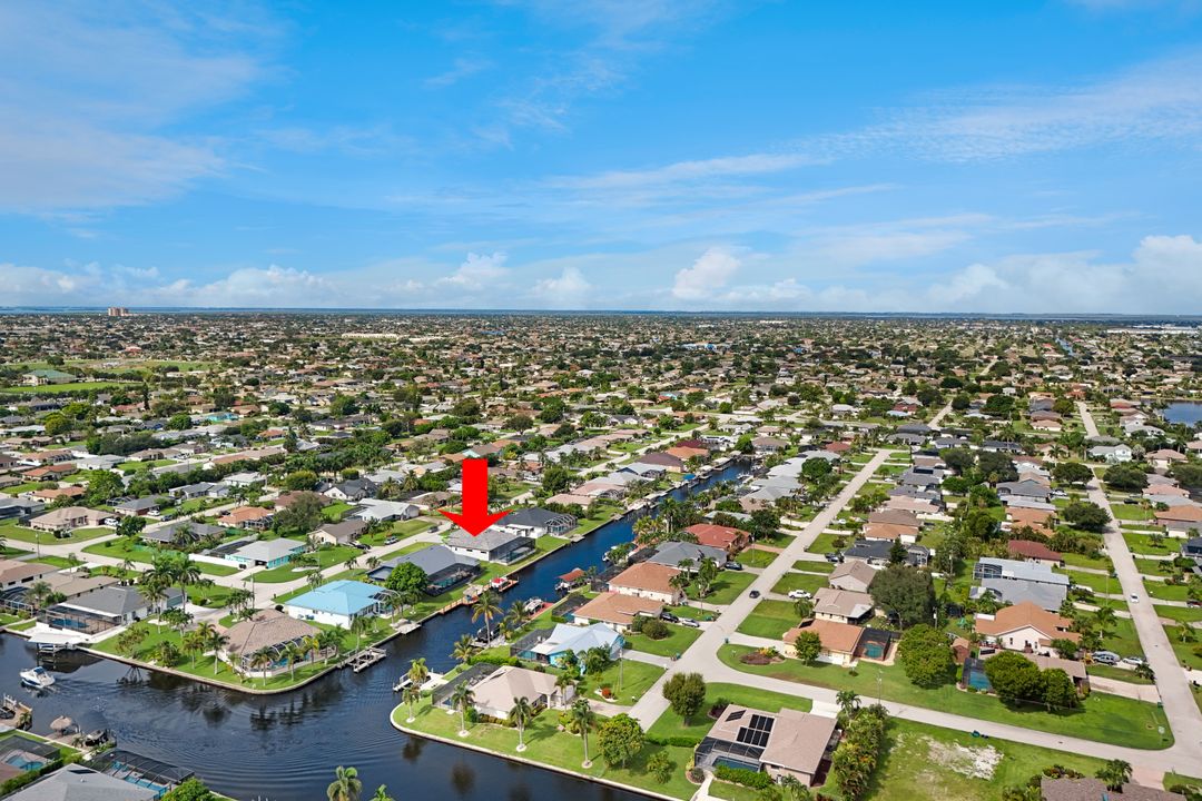 215 SW 37th Ln, Cape Coral, FL 33914