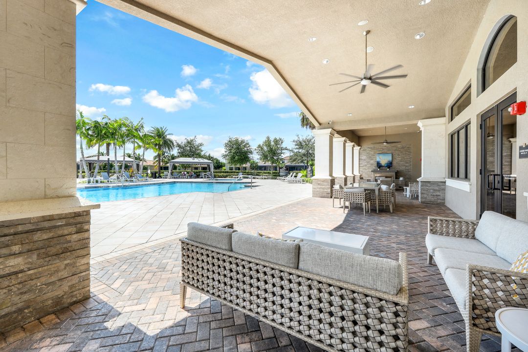 4138 Aspen Chase Dr, Naples, FL 34119