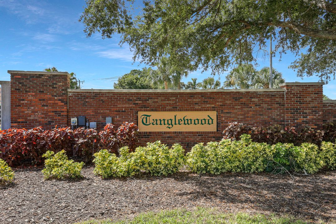 1569 Woodwind Ct, Fort Myers, FL 33919