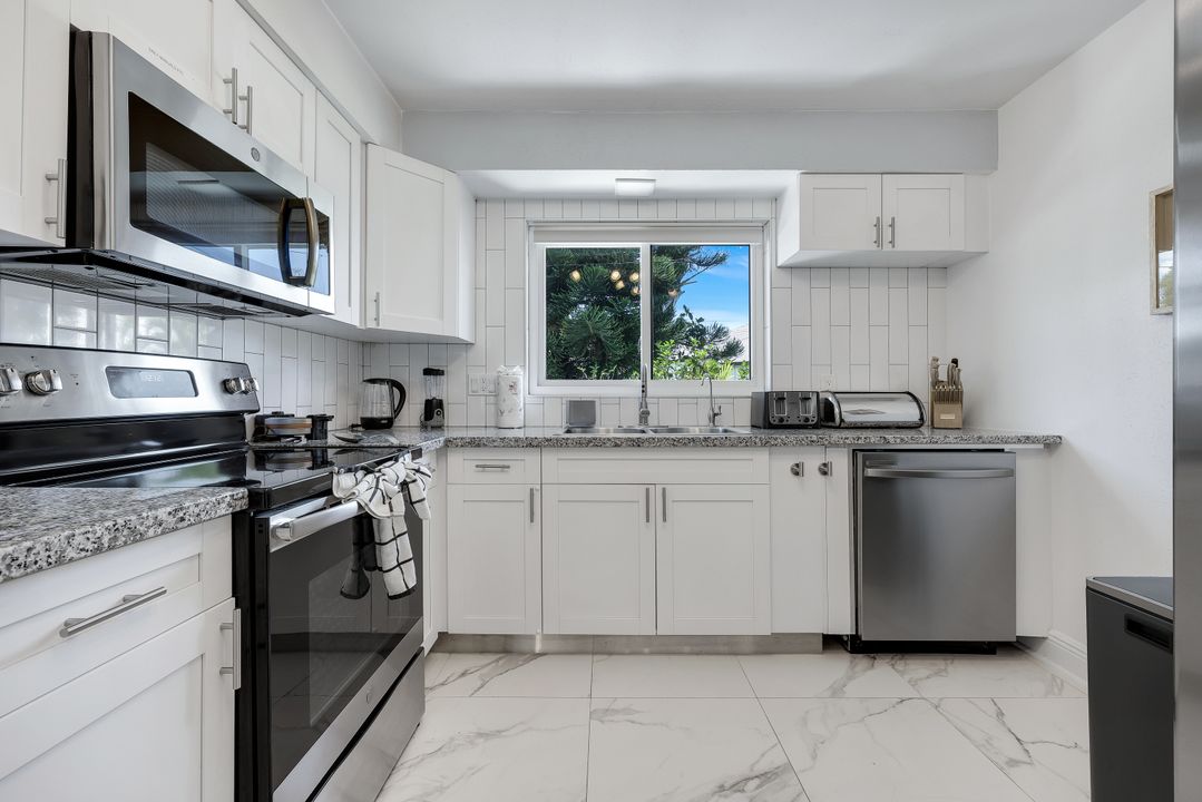 1236 El Dorado Pkwy E, Cape Coral, FL 33904