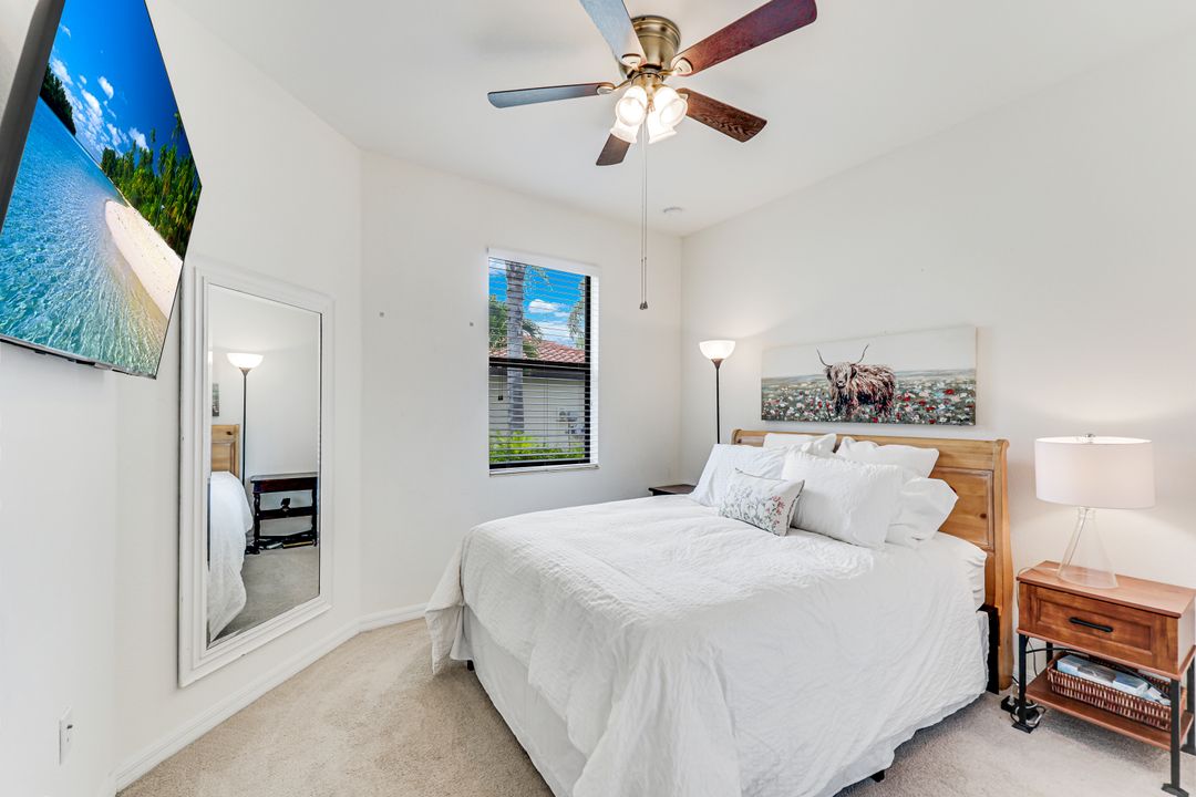 1427 Oceania Dr, Naples, FL 34113