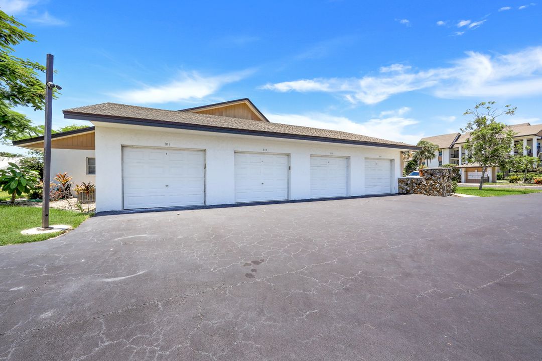 1530 Imperial Golf Course Blvd #312, Naples, FL 34110