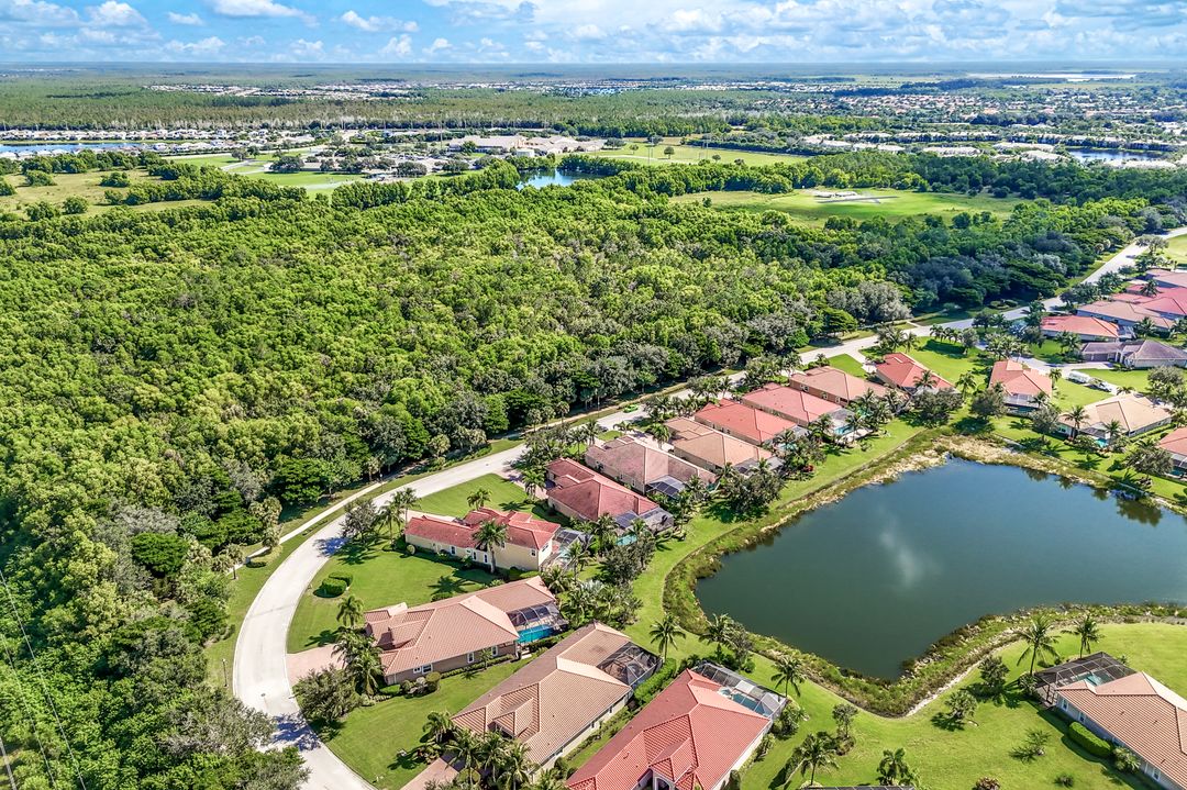 9333 Campanile Cir, Naples, FL 34114