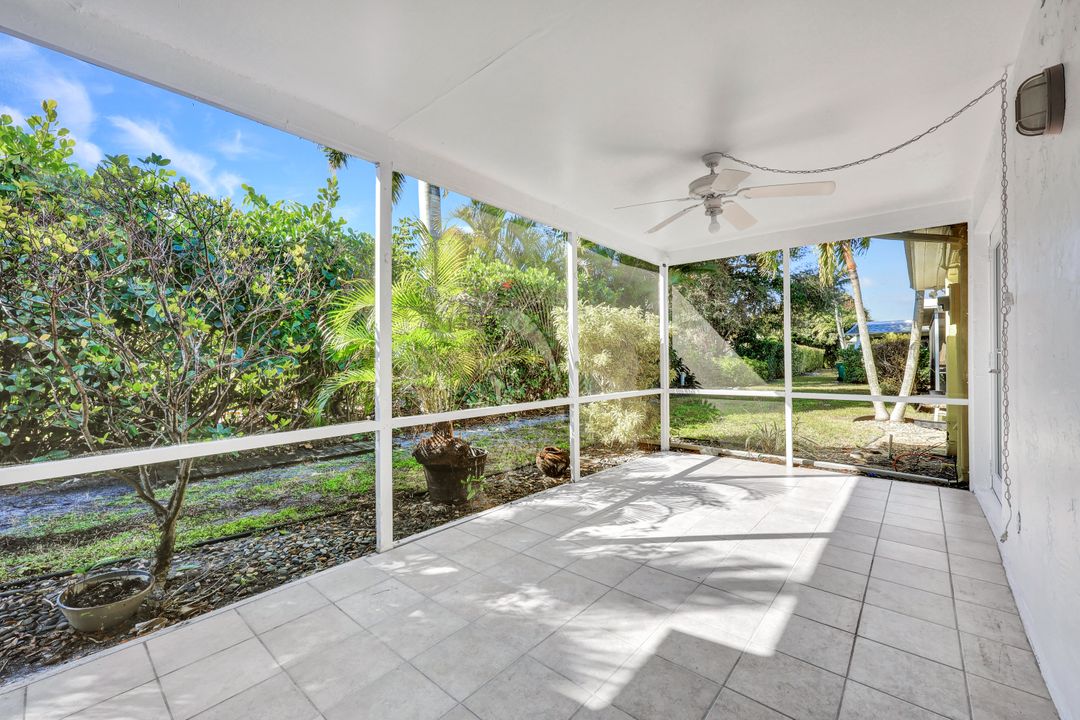 20 Kings Rd, Naples, FL 34112