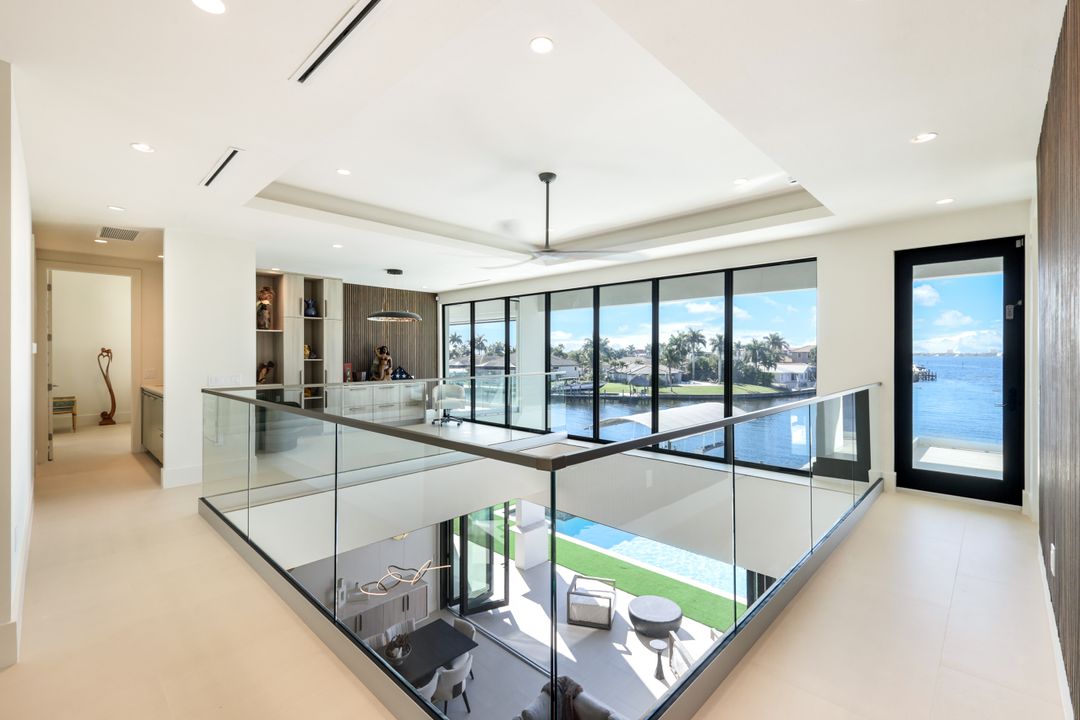 5384 Colonade Ct, Cape Coral, FL 33904