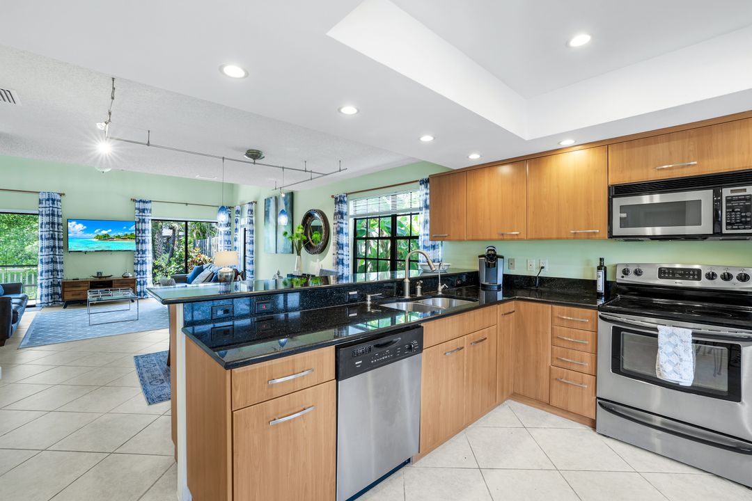 823 Meadowland Dr #H42-6, Naples, FL 34108