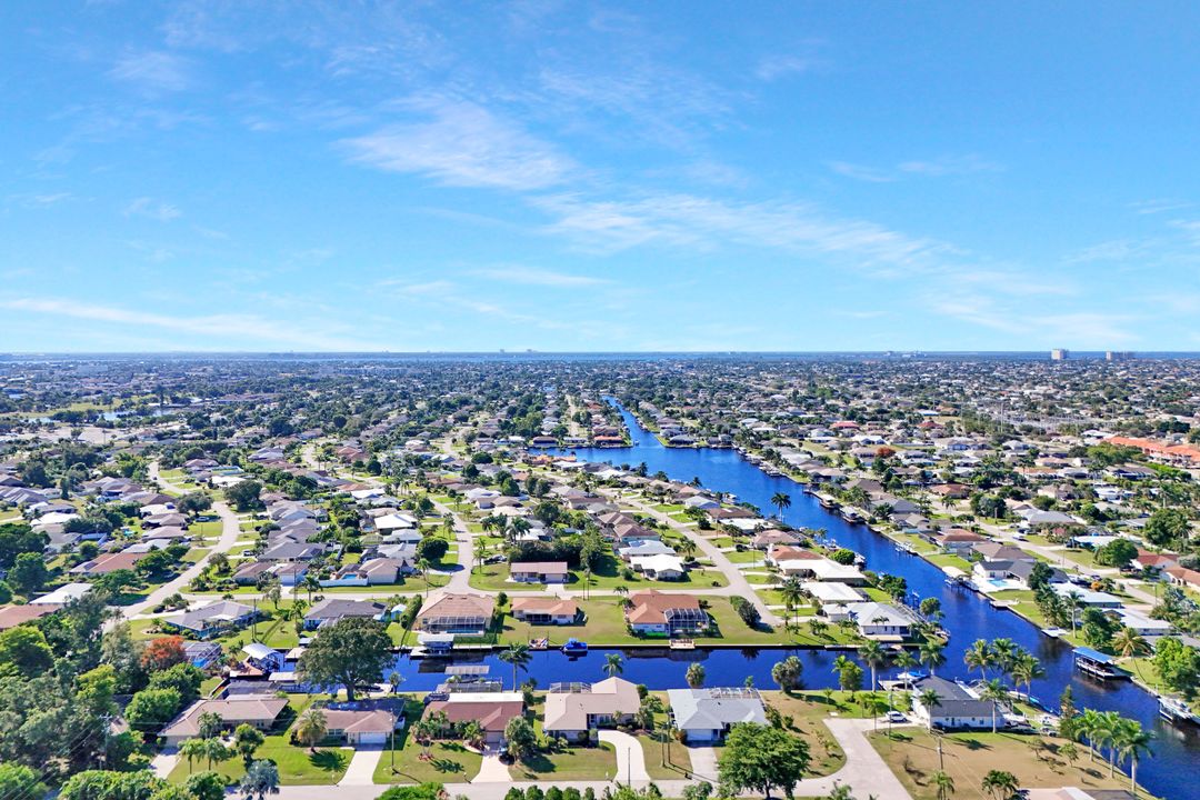 206 SE 37th Terrace, Cape Coral, FL 33904