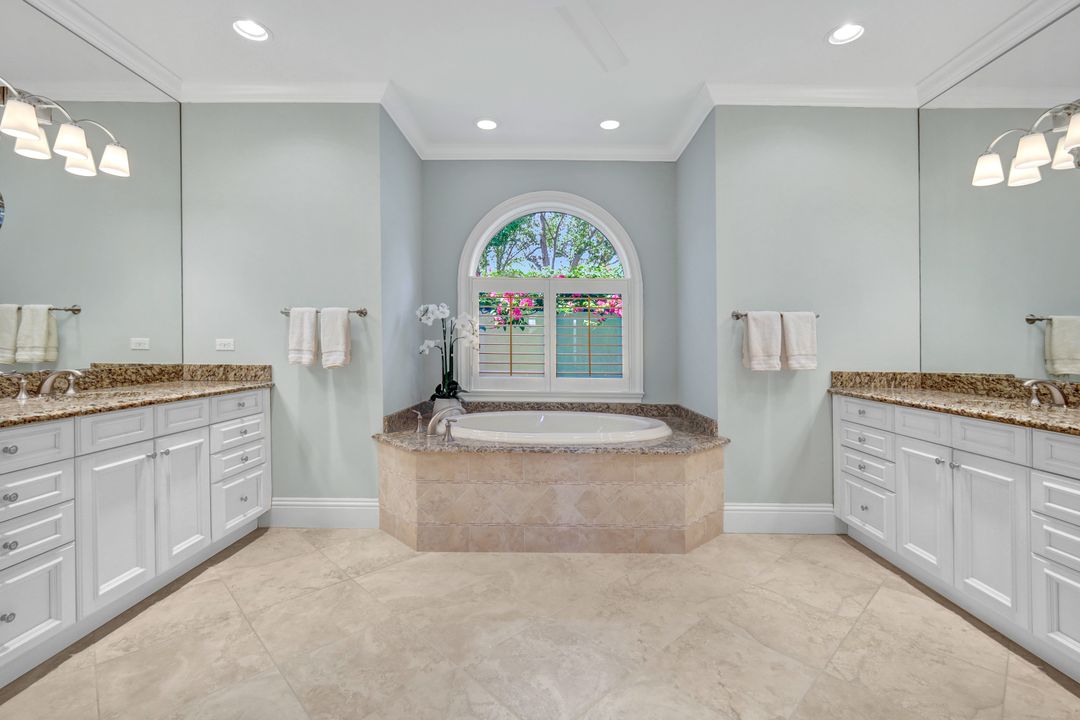 12590 Collier's Reserve Dr, Naples, FL 34110