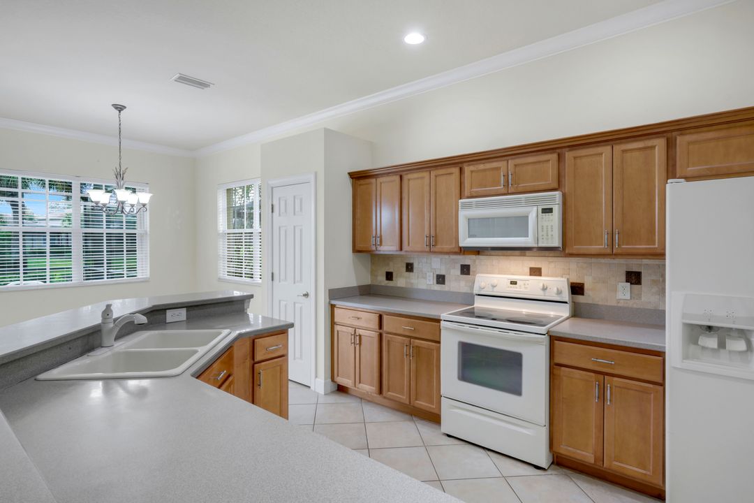 8929 Greenwich Hills Way, Fort Myers, FL 33908