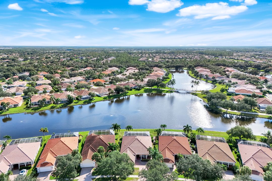 4338 Queen Elizabeth Way, Naples, FL 34119