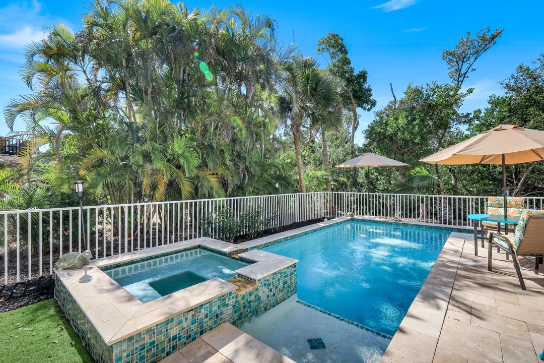 1111 Schooner Pl, Sanibel, FL 33957