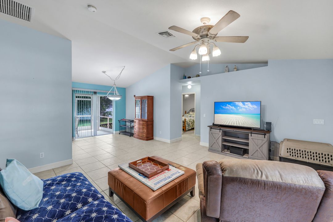 410 SW 7th Ct, Cape Coral, FL 33991