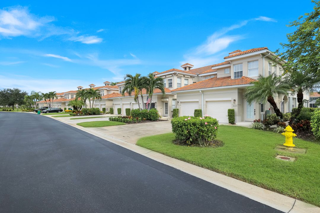 3058 Driftwood Way #4407, Naples, FL 34109