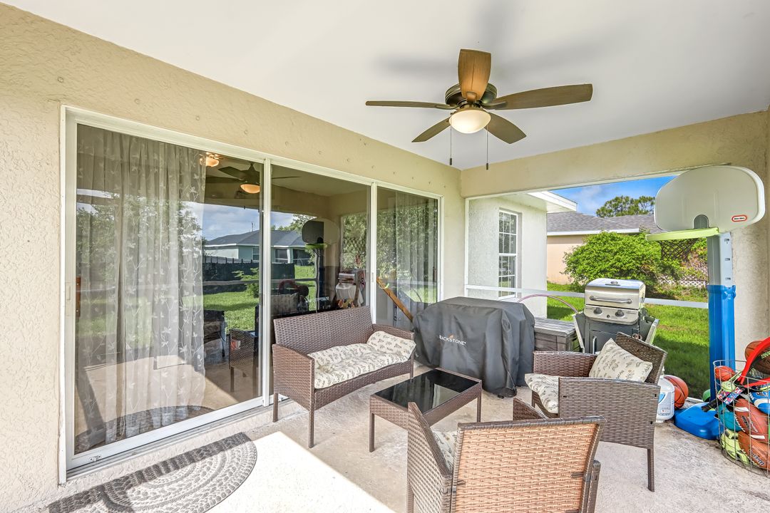 2806 22nd St W, Lehigh Acres, FL 33971