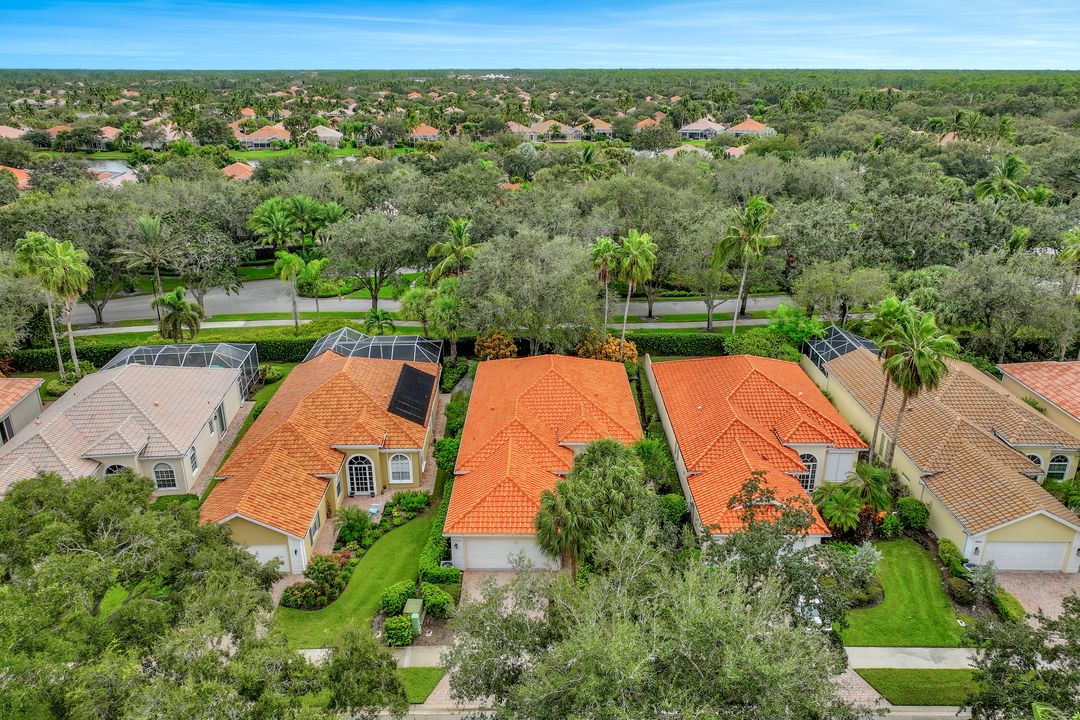 5930 Bermuda Ln, Naples, FL 34119