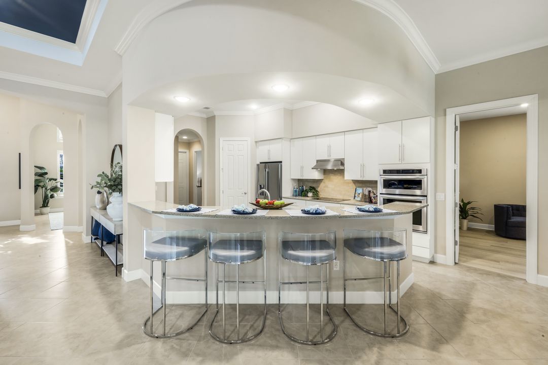 9314 Quarry Dr, Naples, FL 34120