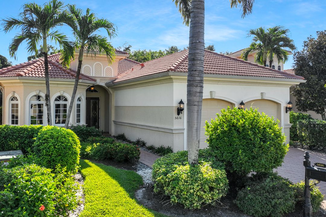 5616 Hammock Isles Dr, Naples, FL 34119