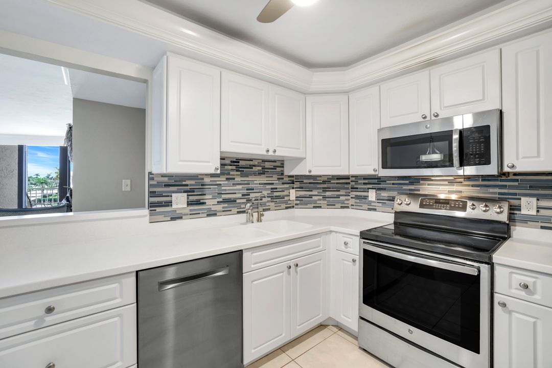 260 Seaview Ct #1-407, Marco Island, FL 34145